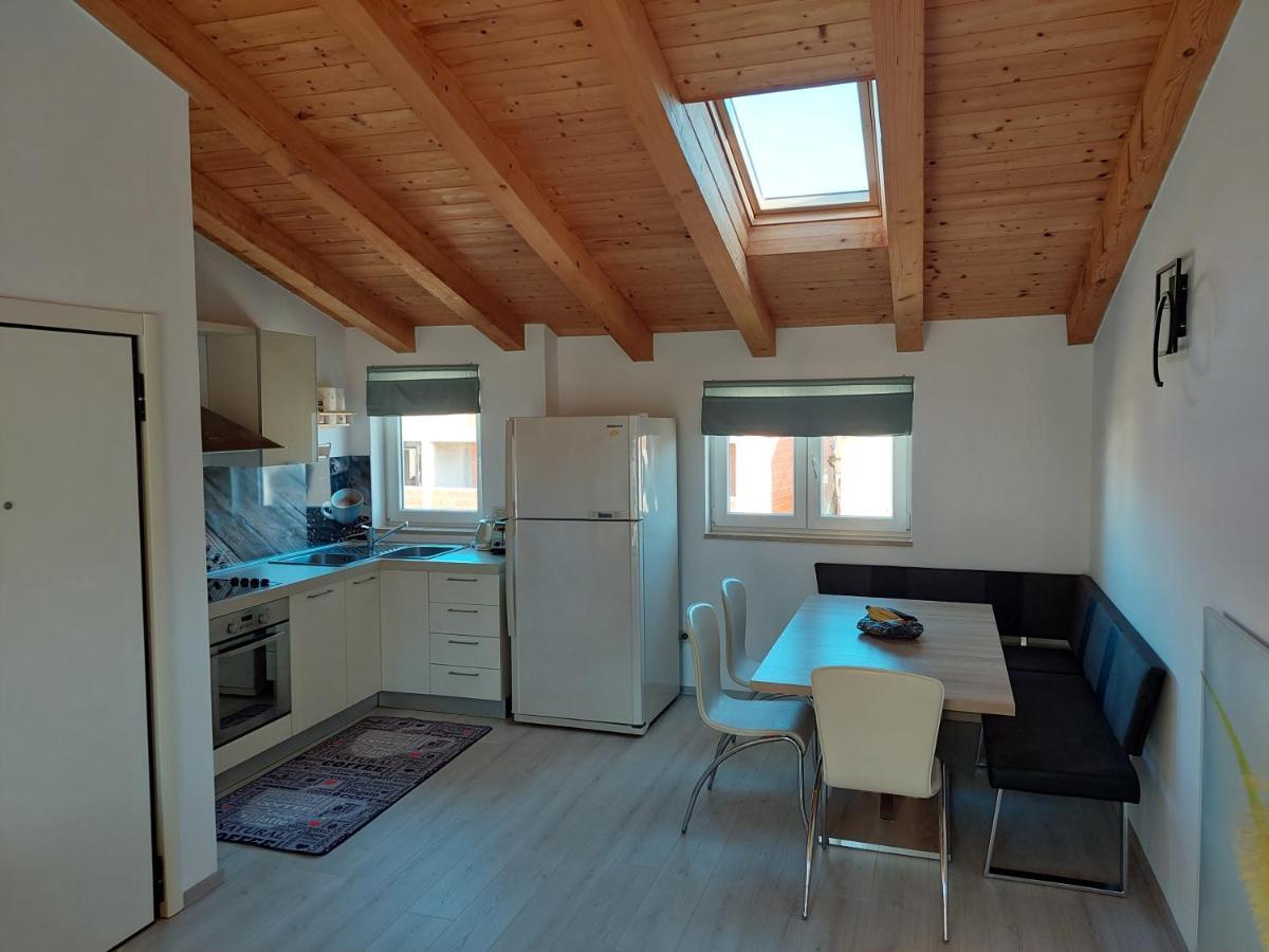 Apartment Julia Funtana Eksteriør billede